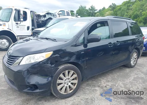 2017 Toyota Sienna Le 7 Passenger z USA, uszkodzony, nr VIN 5TDJZ3DC5HS160965